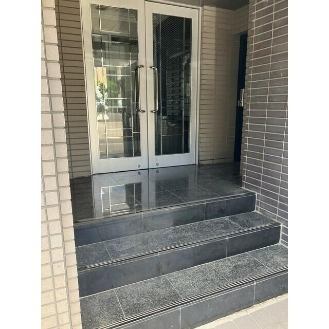 R-STYLE南行徳のエントランス