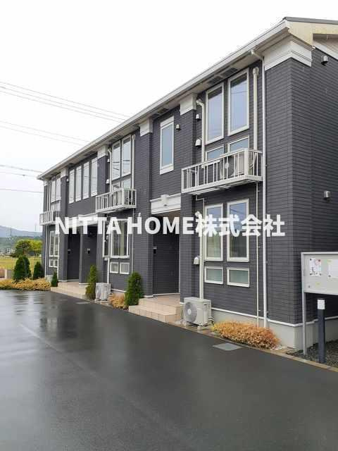 京丹後市峰山町荒山のアパートのエントランス