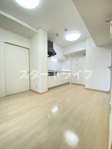 大阪市淀川区西中島２丁目の賃貸マンションの居間・リビング|参考写真