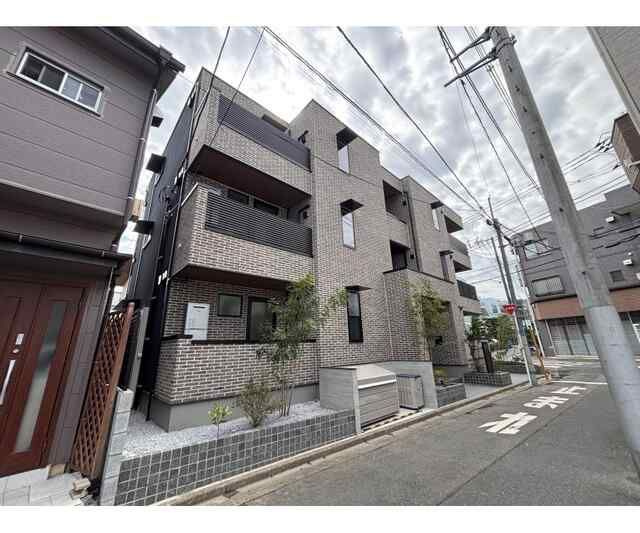 ｃｅｎｔｒａｌ　ｃｒｅｓｔの外観