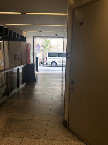 第三岩月ビルのロビー