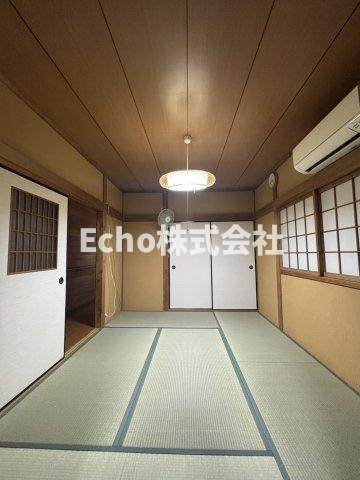 大阪府寝屋川市黒原新町 戸建ての玄関