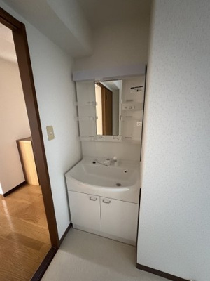 【独立洗面台】 | モーニングパーク朝霞 | 別のお部屋の写真です