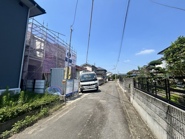 新築　高崎市新保町第３　Livele Garden.S　１号棟の前面道路含む現地写真|現地写真　北側接道幅員約4ｍ