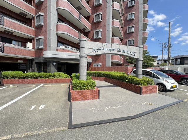 ロマネスク香住ヶ丘のエントランス