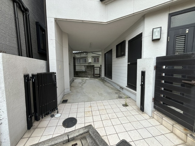 南野田一戸建の駐車場