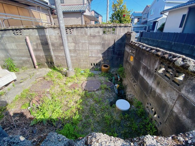 知多市新舞子字浜田の庭
