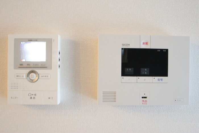 D-room賀茂 弐番館のセキュリティ|101 ＴＶインターホン・セコムホームセキュリティ