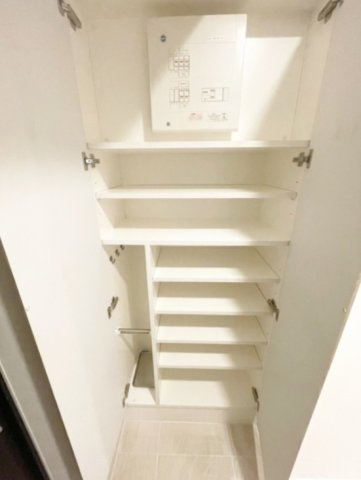 グランヴァンプレミアム川口の玄関