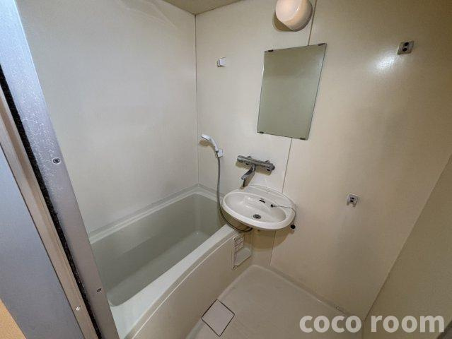 フローラ泉町Ａの浴室