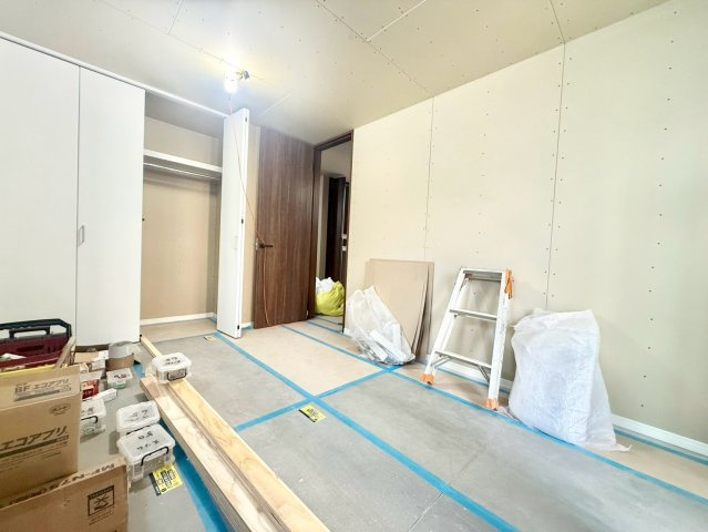 杉並区下高井戸4丁目　新築戸建　全3棟の洋室|2026.07.30撮影

現地ご見学希望・資料請求などお気軽にお問い合わせ下さい！
03-5990-5201