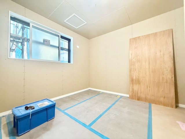 杉並区下高井戸4丁目　新築戸建　全3棟の洋室|2026.07.30撮影

現地ご見学希望・資料請求などお気軽にお問い合わせ下さい！
03-5990-5201