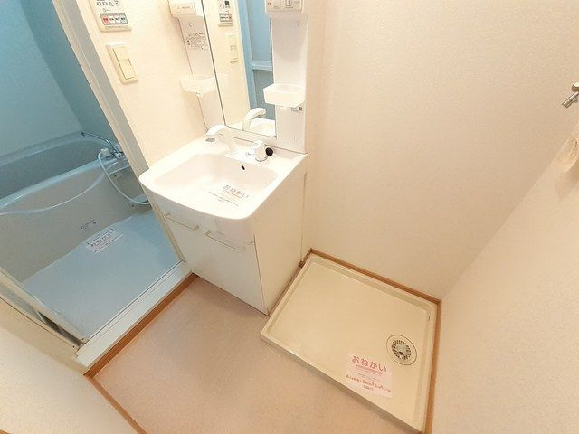 Ｔ’ｓ　ＣＵＢＥ　ＺＥＲＯの洗面所