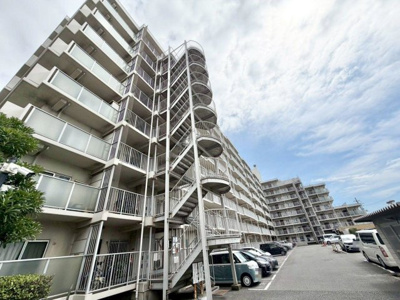 【外観】 | エクセラート北助松 | 専用ポーチ付いてます♪独立性が高く、まるで戸建てのような安心感と特別感があります♪