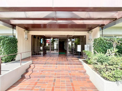 【エントランス】 | エクセラート北助松 | 【南東向き角部屋】日当たり・通風良好！たっぷりの陽光に包まれる明るい住まいに気持ちも明るくなりますね♪