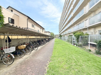 【駐輪場】 | エクセラート北助松 | １階部分ですので、階段の上り下りがなくご高齢の方や小さなお子様のいるご家庭も安心ですね♪