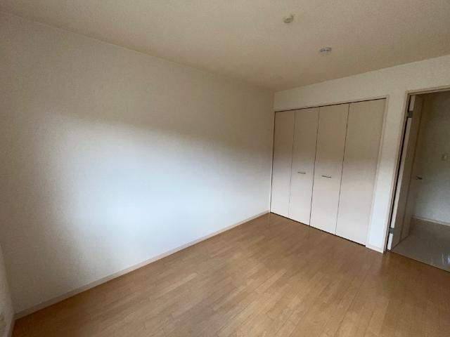 ベルローズの洋室