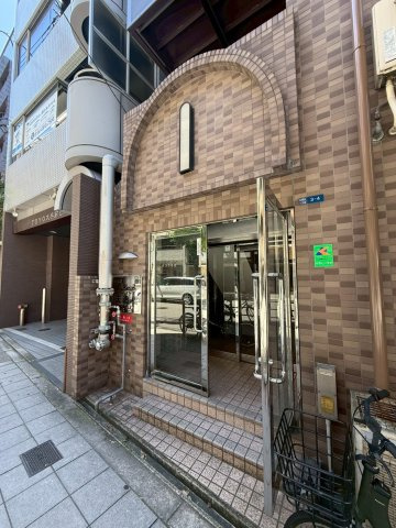 ラピス天満橋のエントランス