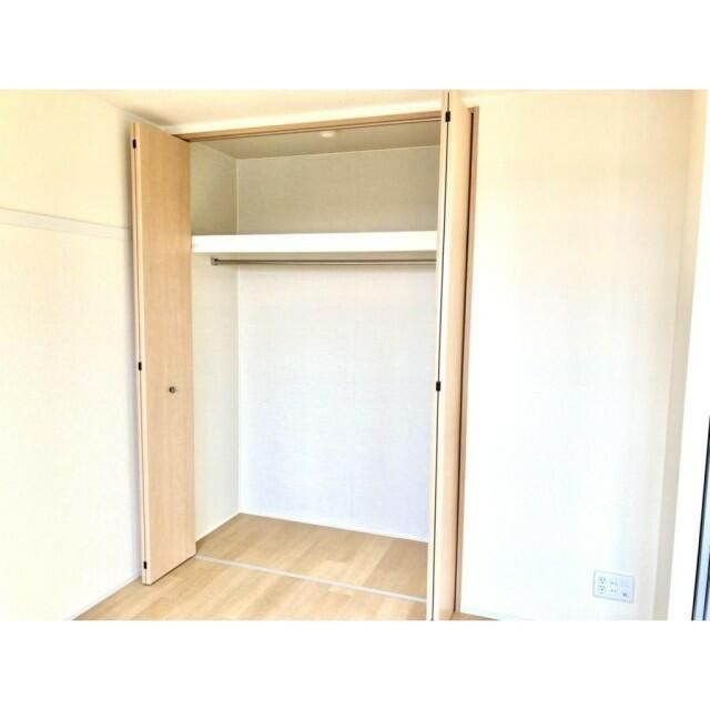 大和市西鶴間４丁目の賃貸マンションの収納