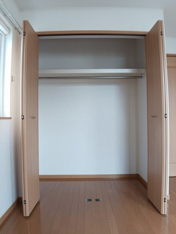 グローリーハウスＢの収納