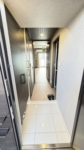 プレサンスロジェ名古屋駅GATE　FRONTの玄関
