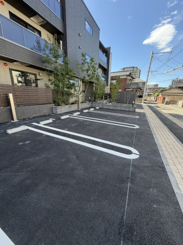 シャーメゾンマーレ竹下の駐車場