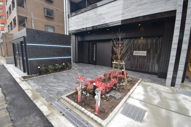 【エントランス】プレサンス東三国駅前グランクラス