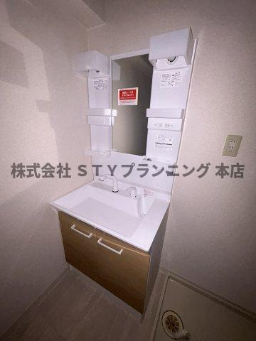 仲介手数料0円！コアレジデンスの独立洗面台