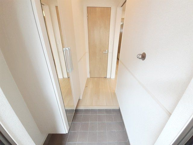 サンフラワー杭瀬の玄関