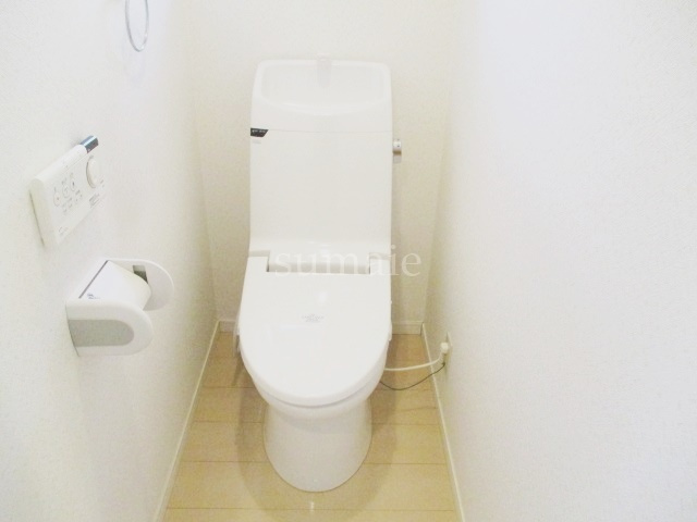 コンフォート赤羽のトイレ|温水洗浄便座付きです☆
