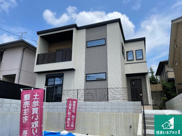 川西市緑台　第3期　新築一戸建ての外観|お客様に長く安心して住んでいだだける事にこだわった家づくり！住んでからのアフターサービスにもしっかりと取り組んでいます！