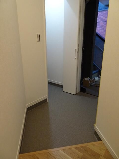 ベイホーム市川（Ｅ－２０２）の玄関