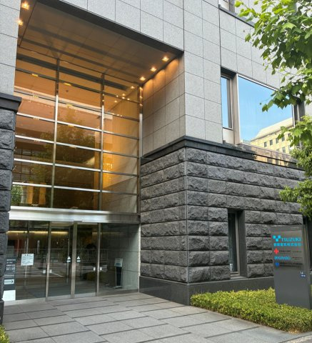 東京美術倶楽部ビルディング 7Fのエントランス