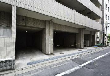 メゾン・ド・ヴィレ日本橋中洲の駐車場