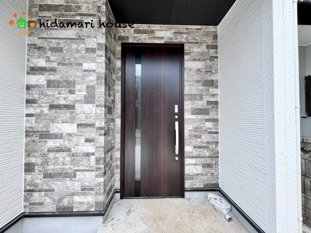 上尾市上13期　新築戸建　ブルーミング01の玄関