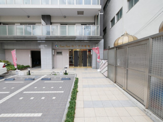 【エントランス】 | SunSunなんば弐番館 | 落ち着いたエントランスです