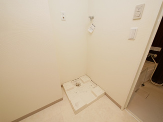 【設備】 | SunSunなんば弐番館 | 洗濯機置き場です