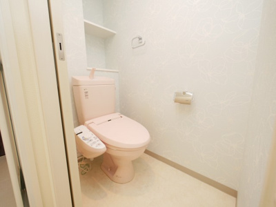 【トイレ】 | SunSunなんば弐番館 | 落ち着いた色調のトイレです