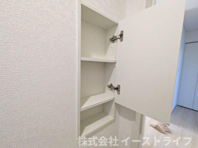 【新築戸建】　いわき市好間町上好間第5　全3棟の収納|同社施工写真　トイレには収納があり、洗剤や小物をしまうことができます♪