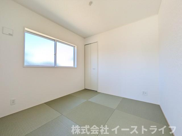 【新築戸建】　いわき市好間町上好間第5　全3棟の和室|同社施工写真　1階にある和室は来客用のスペースとしても重宝します。