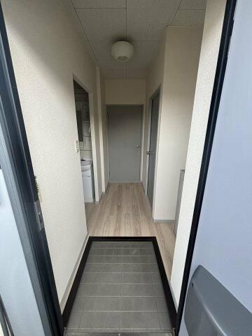上大岡グリーンハイツＦ棟の玄関