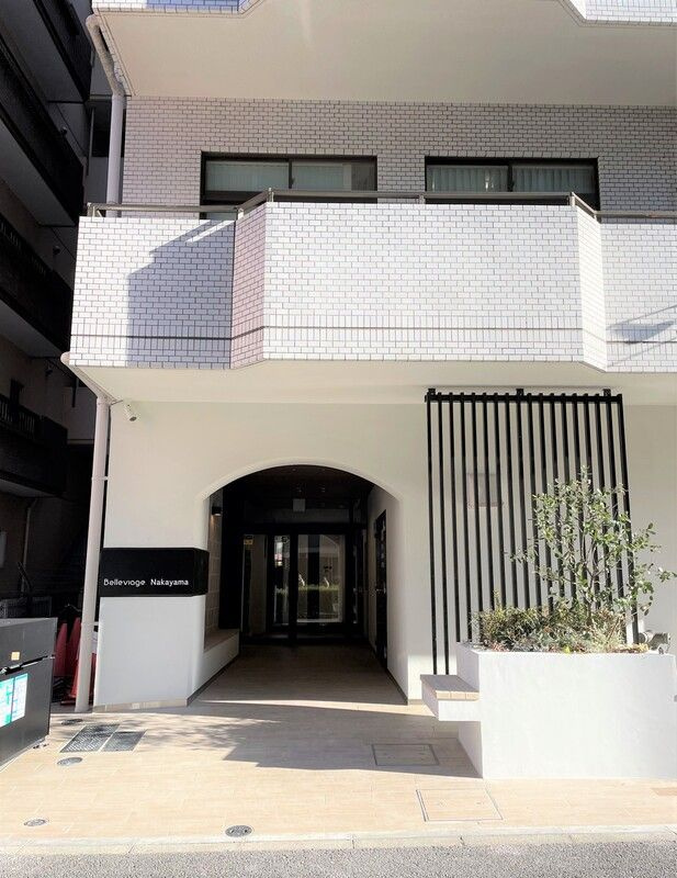 Belleviage Nakayamaのエントランス