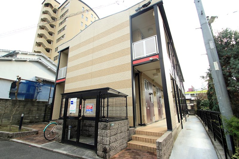 レオパレスフォレストUの外観