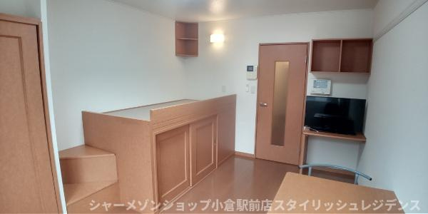 レオパレス下石田の居間・リビング