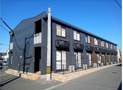 レオパレスメイプルのエントランス