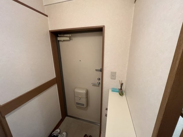 三家第一ビルの玄関