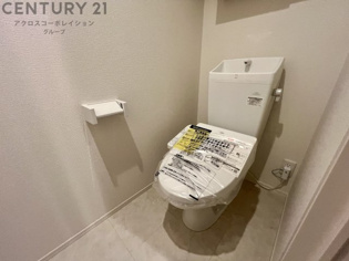 温水洗浄便座付きのトイレです☆