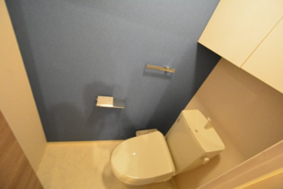 温水洗浄便座付きのトイレです☆