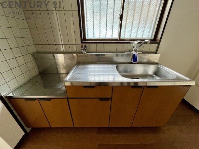 窓付きキッチンで換気もしやすくオススメです！