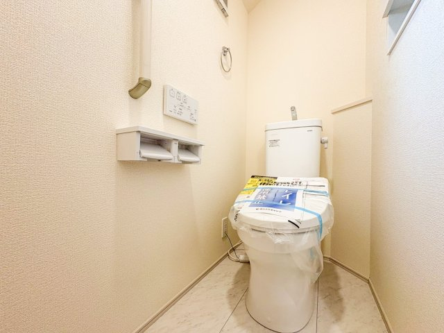横浜市瀬谷区北新　6号棟のトイレ|落ち着いた色調のトイレです